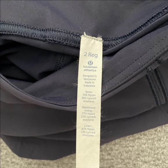 Lululemon Women's Lost In Pace Skirt / Skort Navy Size 2 Stretch Luxtreme - Picture 7 of 11